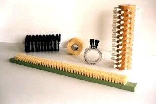 Brosses sur axe bois-strip spiralé poils synthétiques, naturels ou crin animal